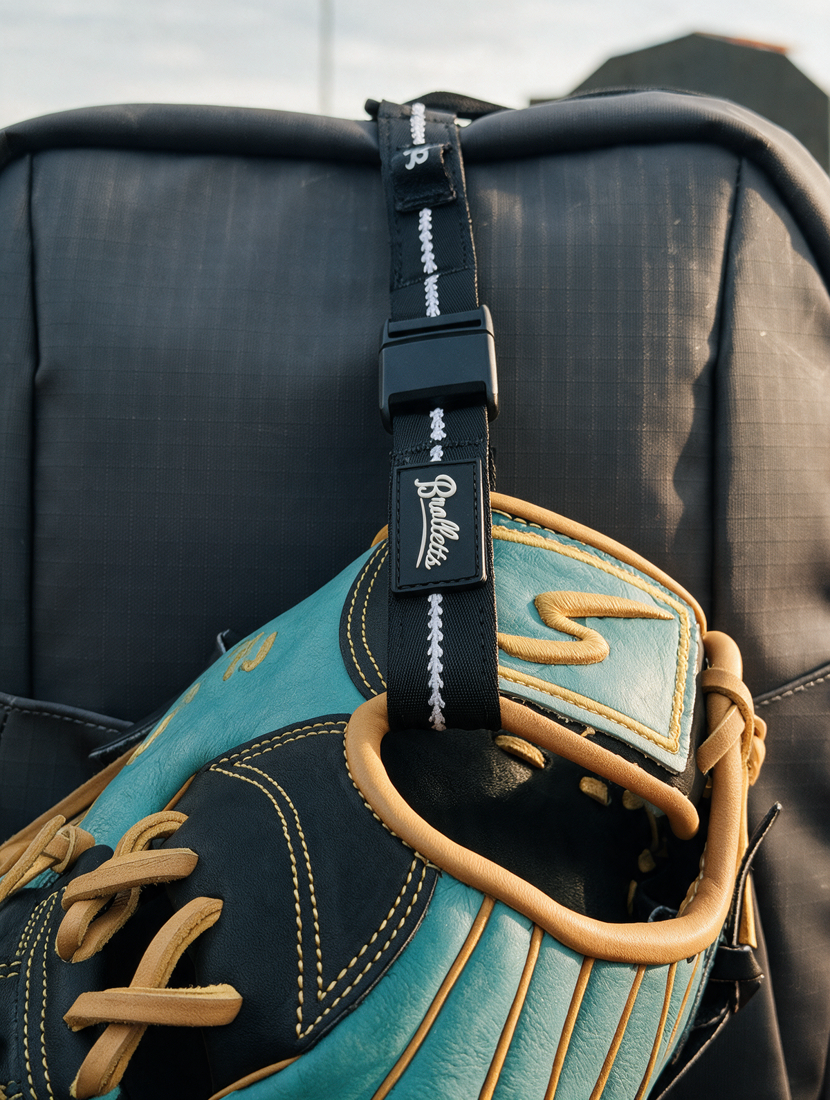 Brolletts Magnetic Glove Clip